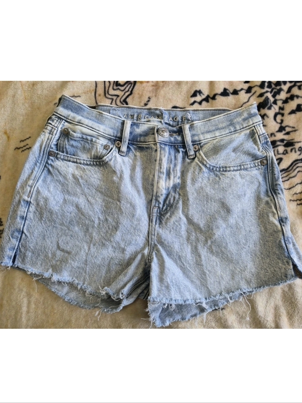 American Eagle Size 2 90's Straight Cut Off Shorts Raw Hem
